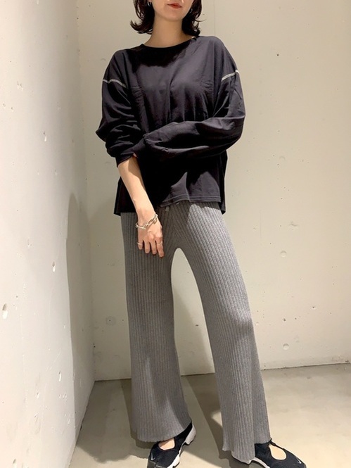 スウェットライクハイネックニットワンピース