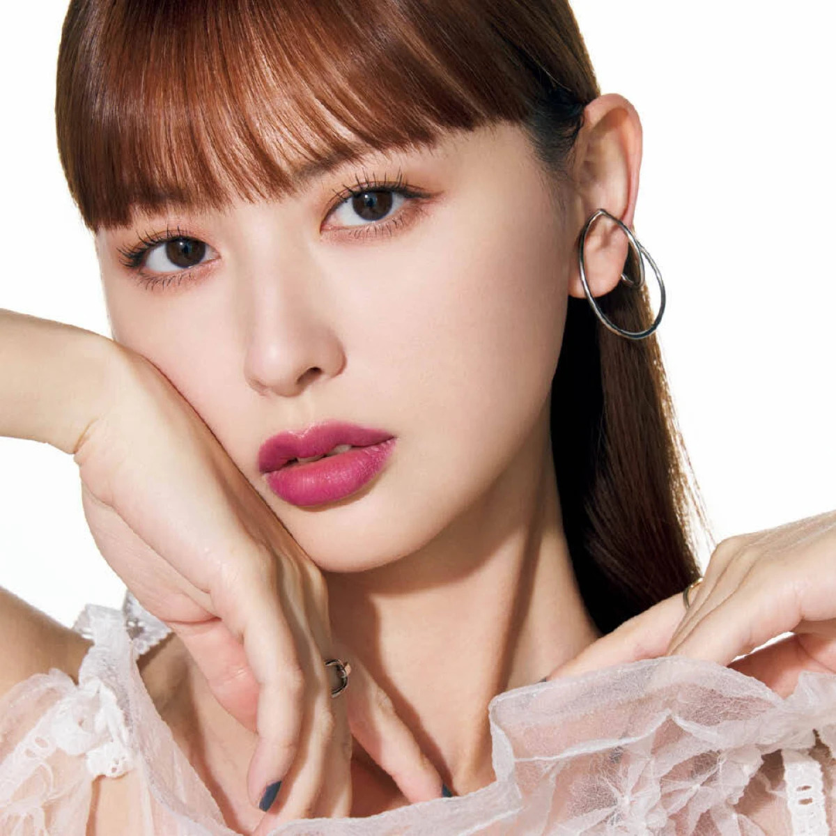 鈴木えみさんが選ぶ春新作コスメ6選］アイシャドウ・リップでピンク