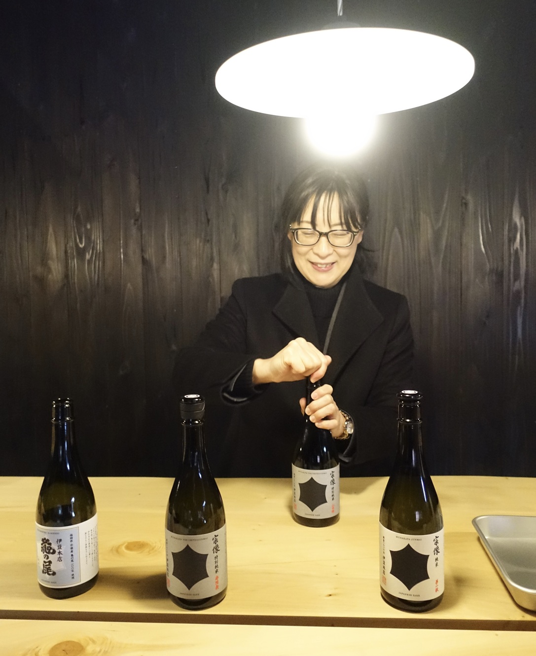 笑顔が魅力的な伊豆本店 伊豆寛子社長。