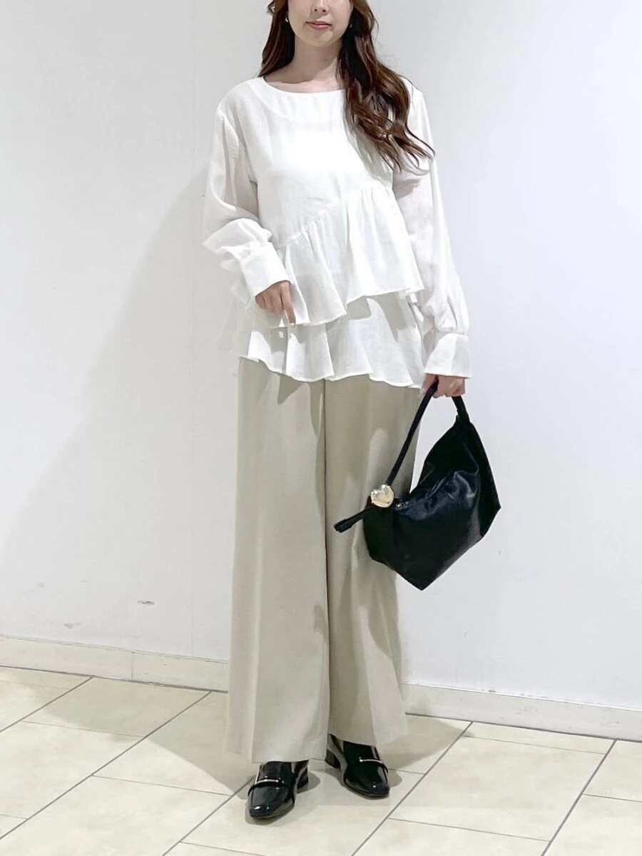 白ブラウスコーデ2