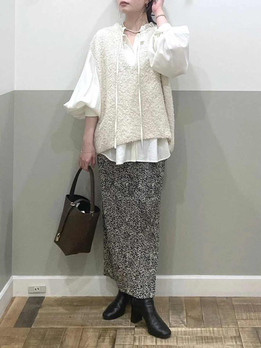 白ブラウスコーデ3