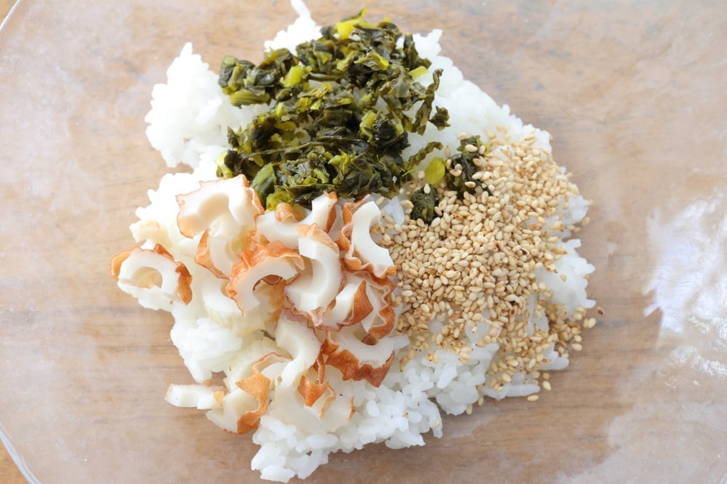 「高菜漬けとちくわのおにぎり」